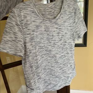 Lulu lemon t-shirt
